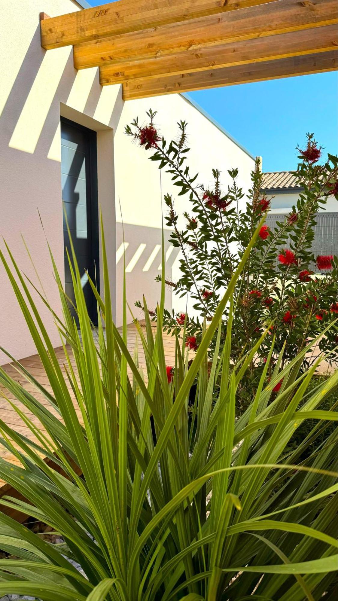 Daya Lodge. LʼIsle-sur-la-Sorgue Exteriör bild